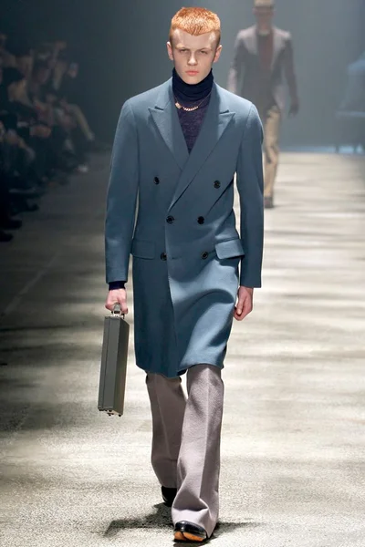 Look 1